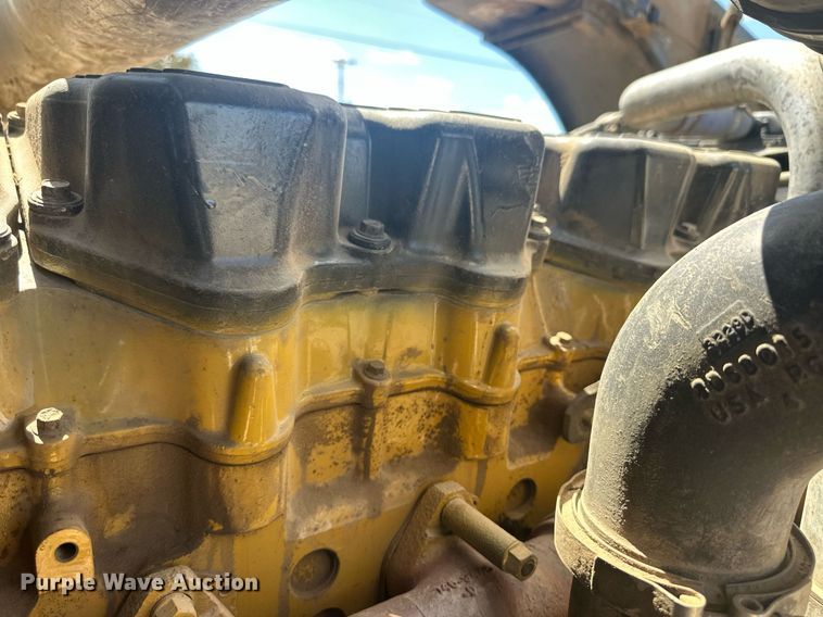 image for item EQ4534 2005 Peterbilt 379 semi truck