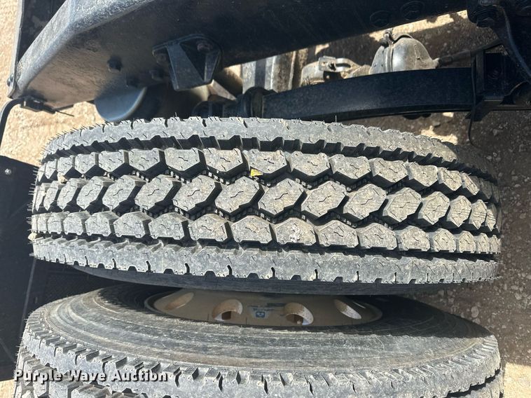 image for item EQ4534 2005 Peterbilt 379 semi truck