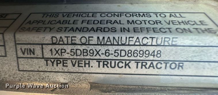 image for item EQ4534 2005 Peterbilt 379 semi truck