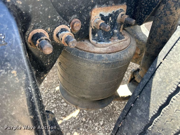 image for item EQ4535 2011 Freightliner Cascadia semi truck