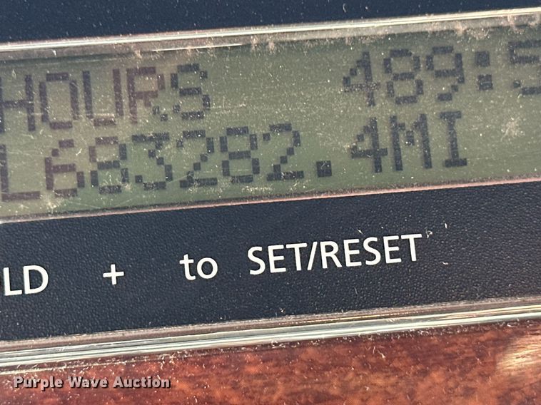 image for item EQ4535 2011 Freightliner Cascadia semi truck