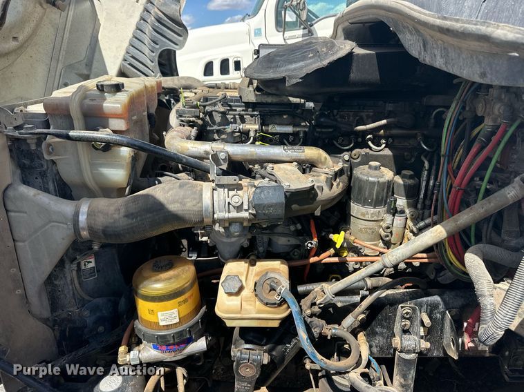 image for item EQ4535 2011 Freightliner Cascadia semi truck