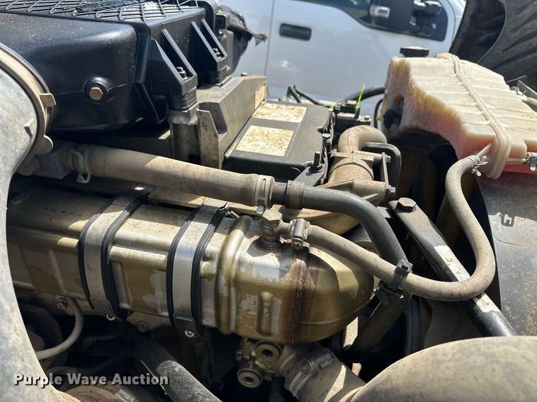 image for item EQ4535 2011 Freightliner Cascadia semi truck