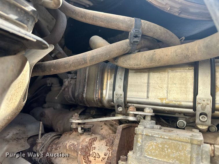 image for item EQ4535 2011 Freightliner Cascadia semi truck