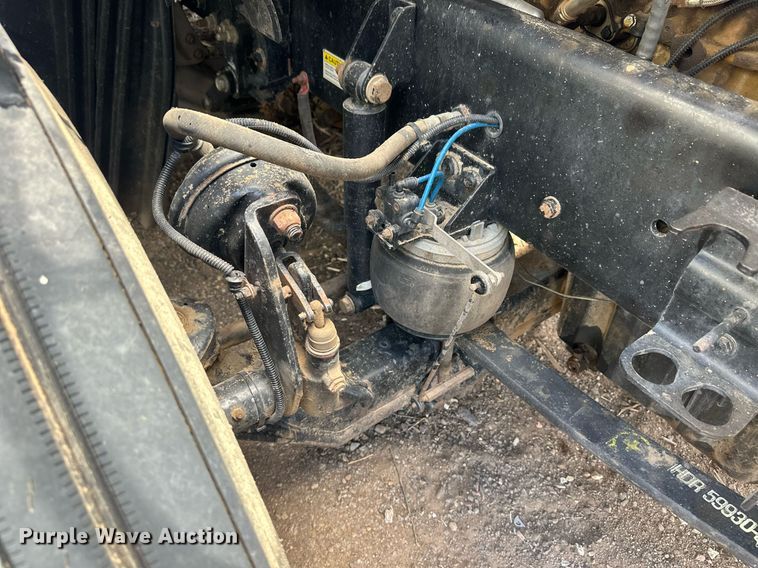 image for item EQ4535 2011 Freightliner Cascadia semi truck