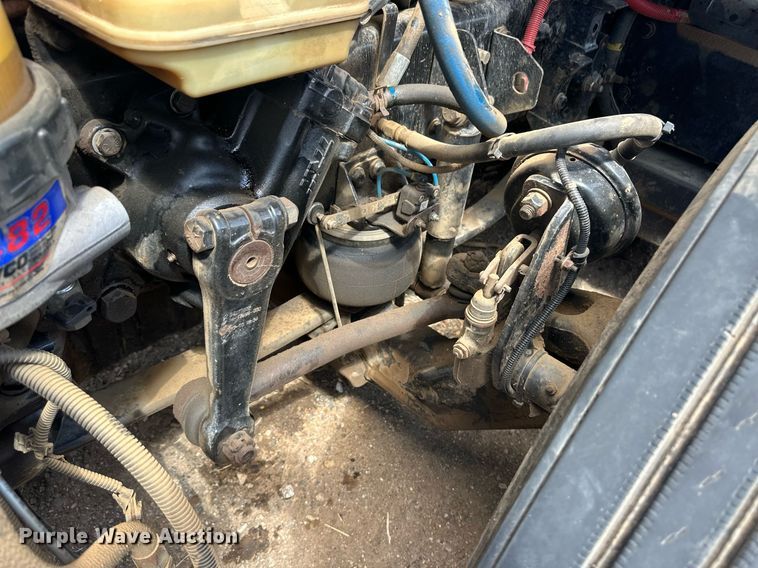 image for item EQ4535 2011 Freightliner Cascadia semi truck