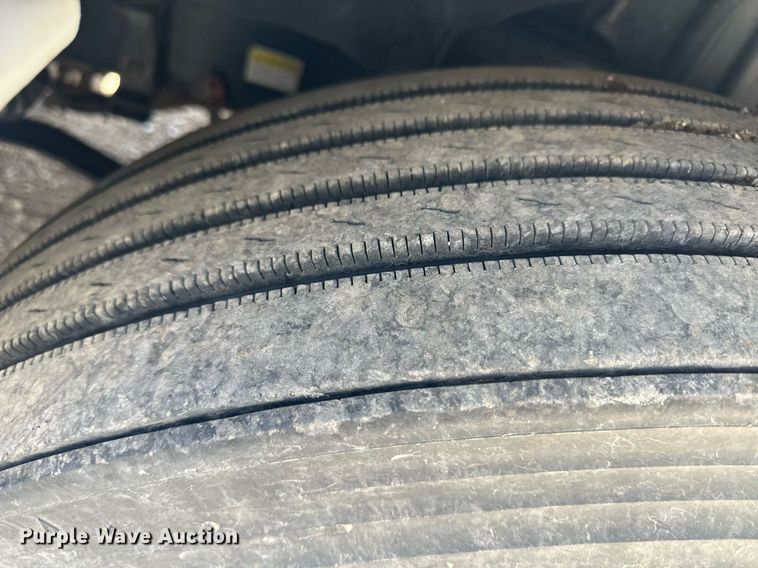 image for item EQ4535 2011 Freightliner Cascadia semi truck