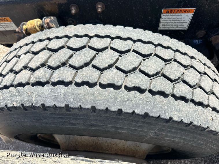 image for item EQ4535 2011 Freightliner Cascadia semi truck