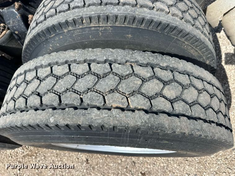 image for item EQ4535 2011 Freightliner Cascadia semi truck