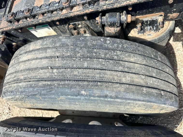 image for item EQ4535 2011 Freightliner Cascadia semi truck