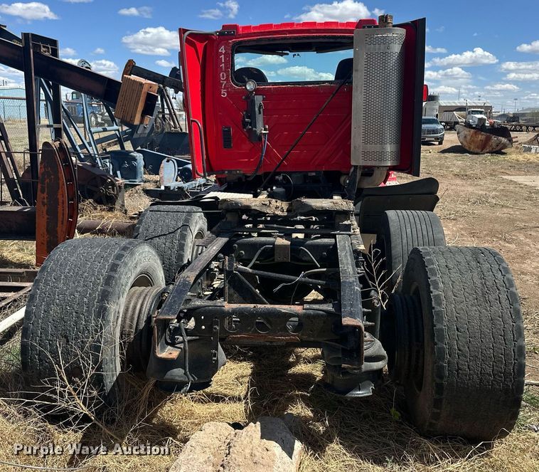 image for item EQ4536 2011 International ProStar semi truck