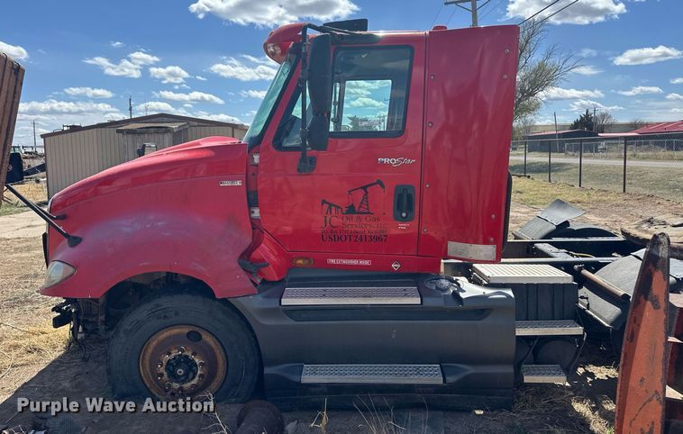 image for item EQ4536 2011 International ProStar semi truck