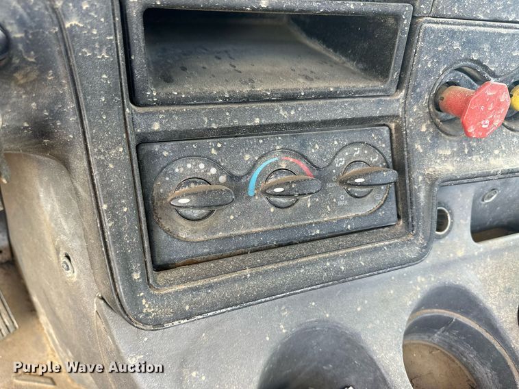 image for item EQ4536 2011 International ProStar semi truck