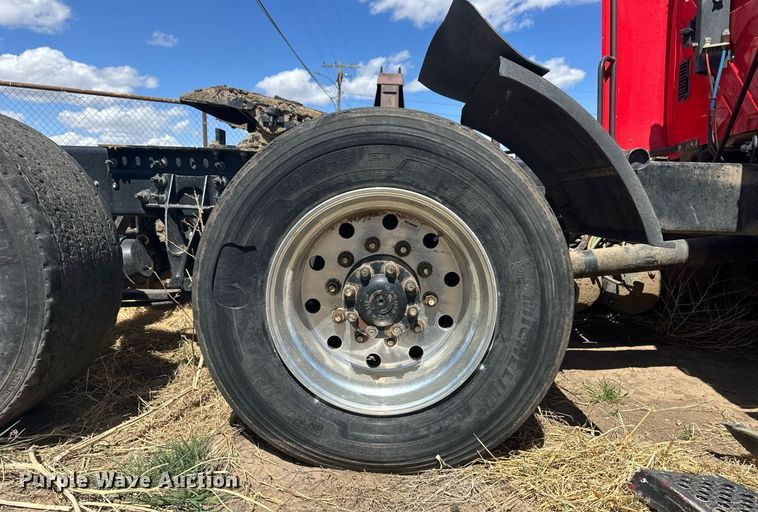 image for item EQ4536 2011 International ProStar semi truck