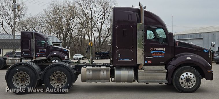 image for item EQ6943 2018 Kenworth T880 semi truck