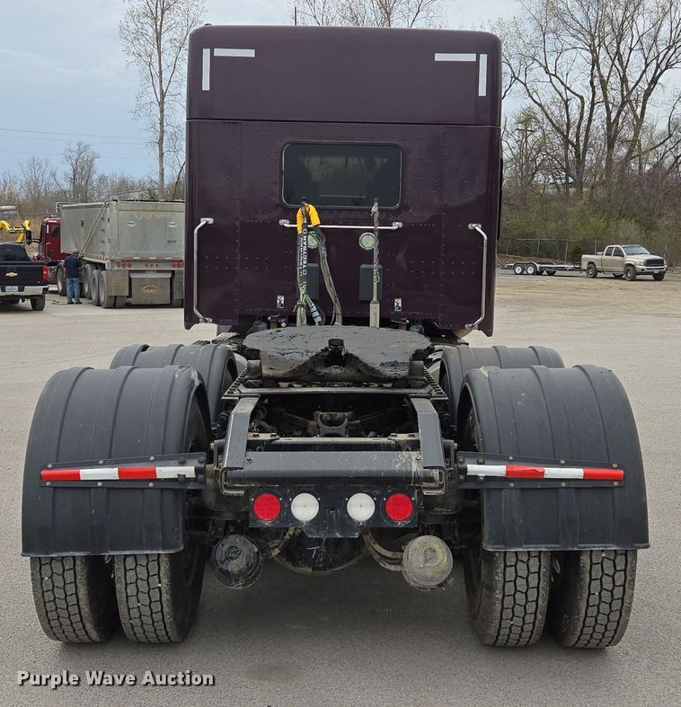 image for item EQ6943 2018 Kenworth T880 semi truck