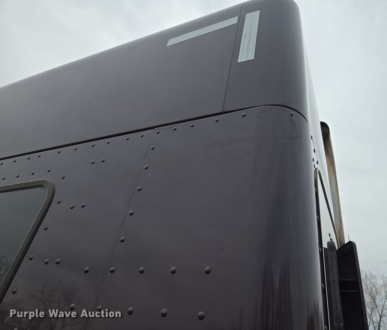 image for item EQ6943 2018 Kenworth T880 semi truck