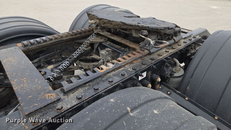 image for item EQ6943 2018 Kenworth T880 semi truck