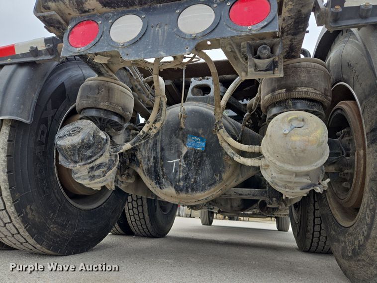 image for item EQ6943 2018 Kenworth T880 semi truck