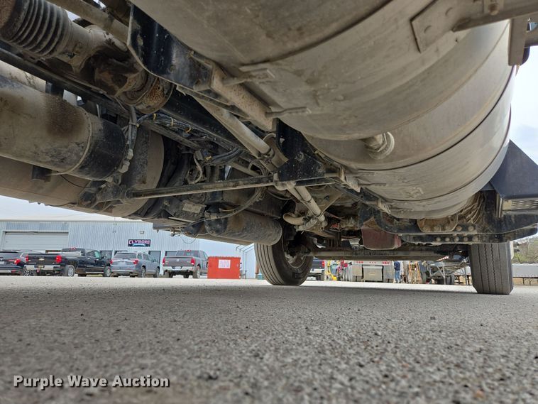 image for item EQ6943 2018 Kenworth T880 semi truck