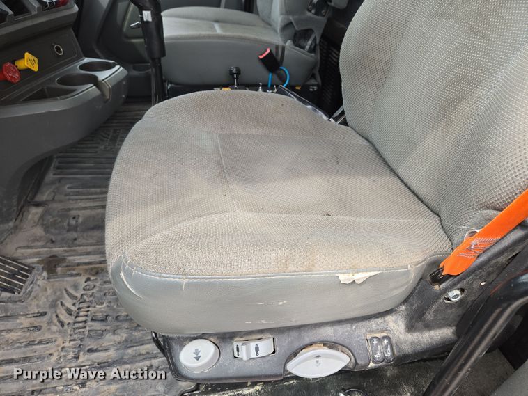 image for item EQ6943 2018 Kenworth T880 semi truck