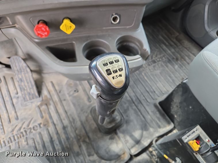 image for item EQ6943 2018 Kenworth T880 semi truck