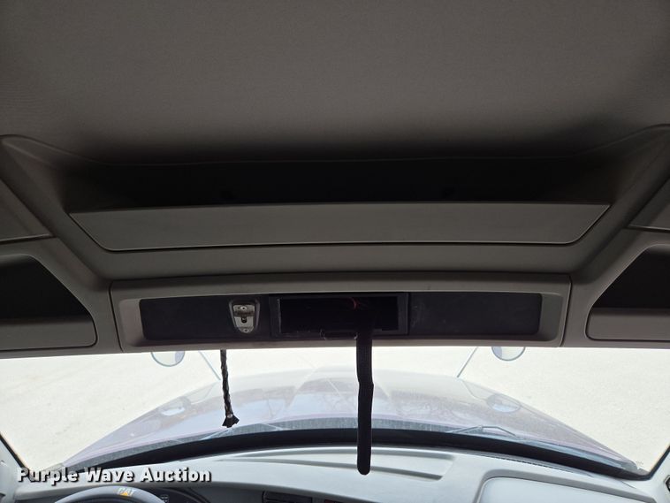 image for item EQ6943 2018 Kenworth T880 semi truck