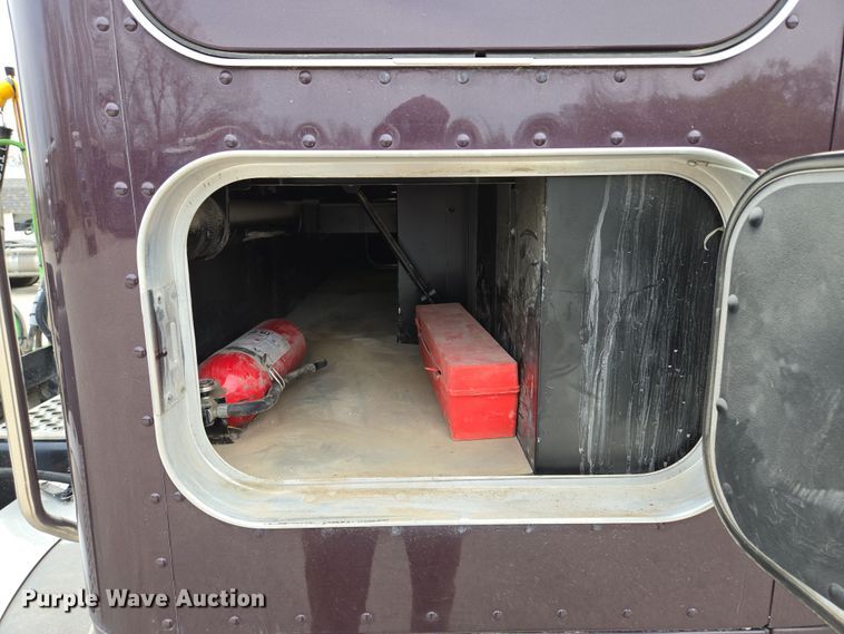 image for item EQ6943 2018 Kenworth T880 semi truck