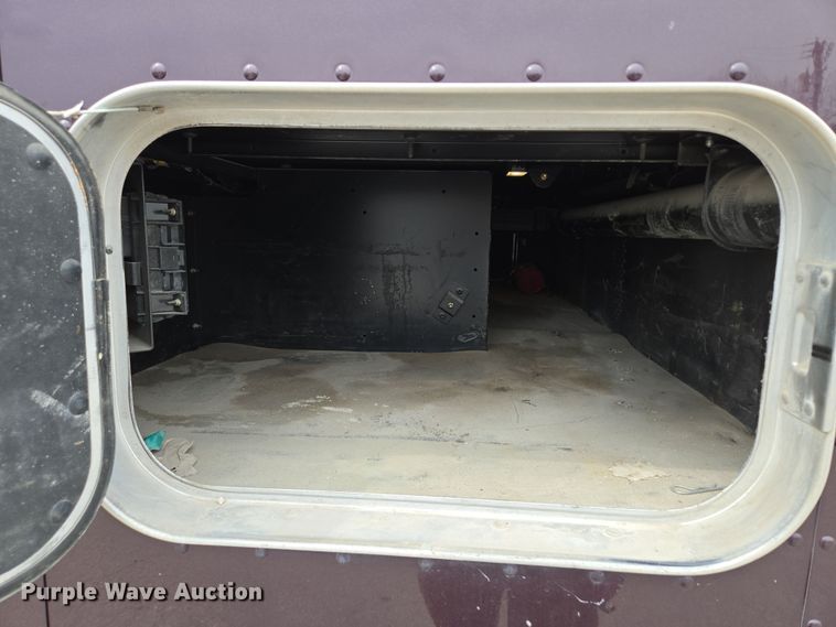 image for item EQ6943 2018 Kenworth T880 semi truck