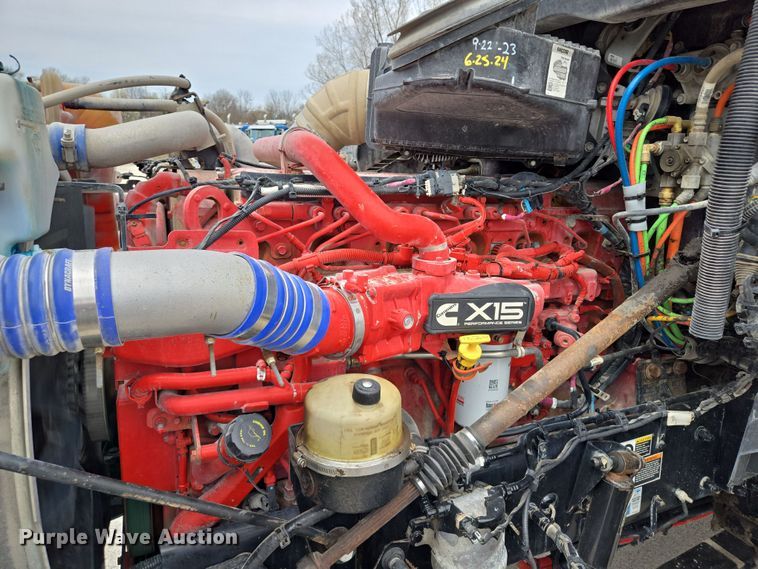 image for item EQ6943 2018 Kenworth T880 semi truck