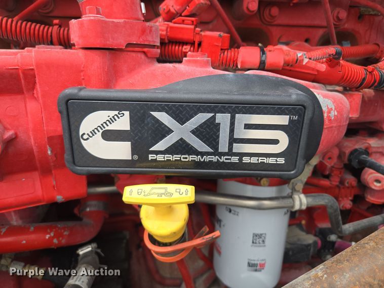 image for item EQ6943 2018 Kenworth T880 semi truck