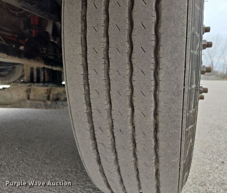 image for item EQ6943 2018 Kenworth T880 semi truck