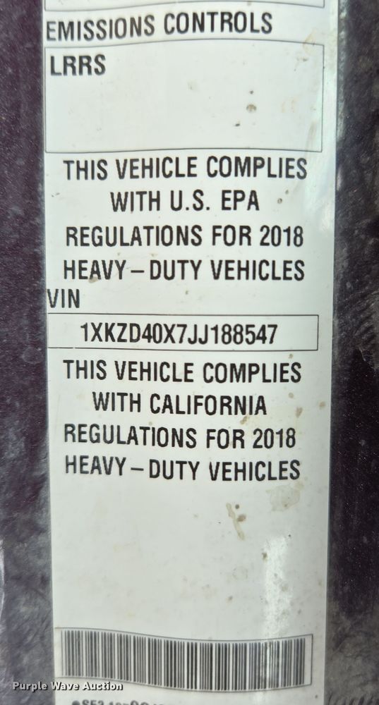 image for item EQ6943 2018 Kenworth T880 semi truck