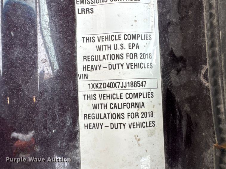 image for item EQ6943 2018 Kenworth T880 semi truck