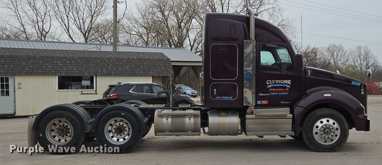 image for item EQ6944 2018 Kenworth T880 semi truck