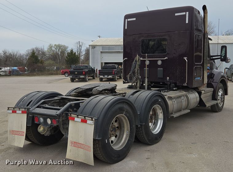 image for item EQ6944 2018 Kenworth T880 semi truck