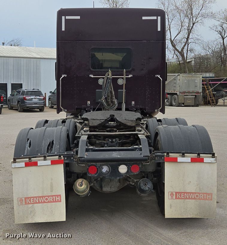 image for item EQ6944 2018 Kenworth T880 semi truck