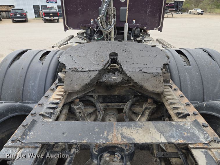 image for item EQ6944 2018 Kenworth T880 semi truck