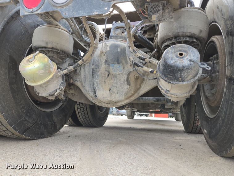 image for item EQ6944 2018 Kenworth T880 semi truck