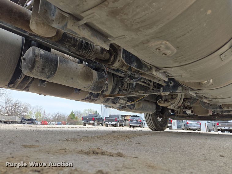 image for item EQ6944 2018 Kenworth T880 semi truck