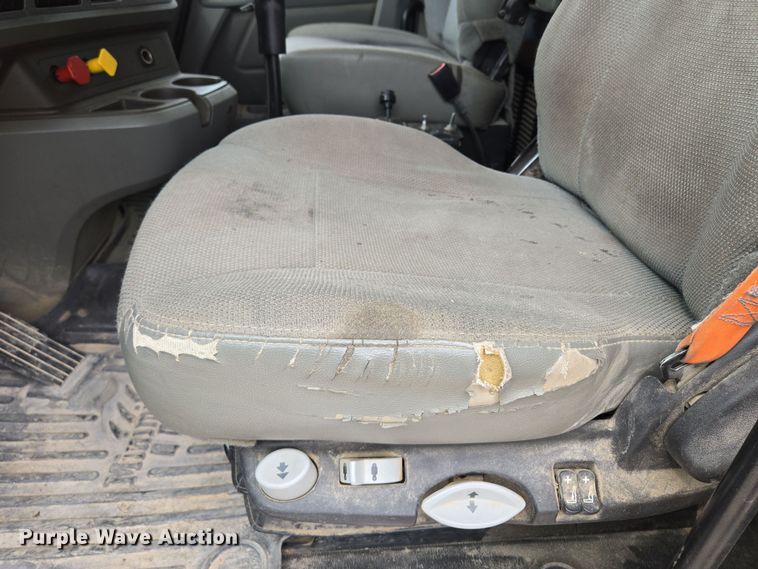 image for item EQ6944 2018 Kenworth T880 semi truck