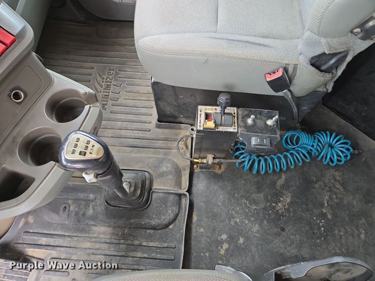 image for item EQ6944 2018 Kenworth T880 semi truck