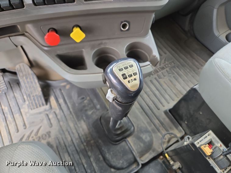 image for item EQ6944 2018 Kenworth T880 semi truck