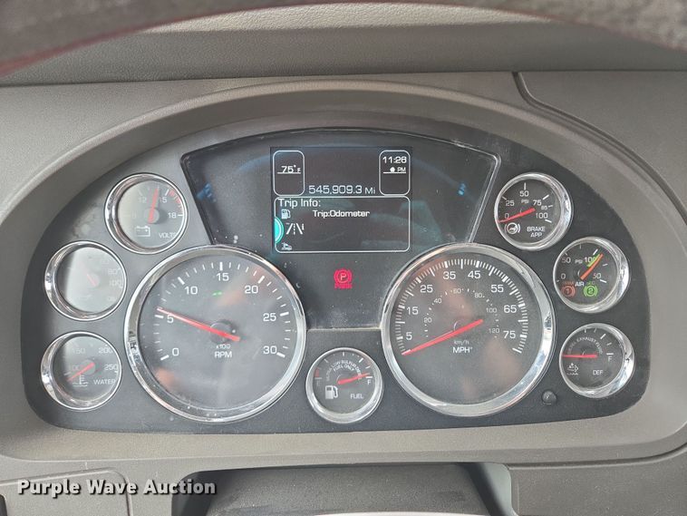 image for item EQ6944 2018 Kenworth T880 semi truck