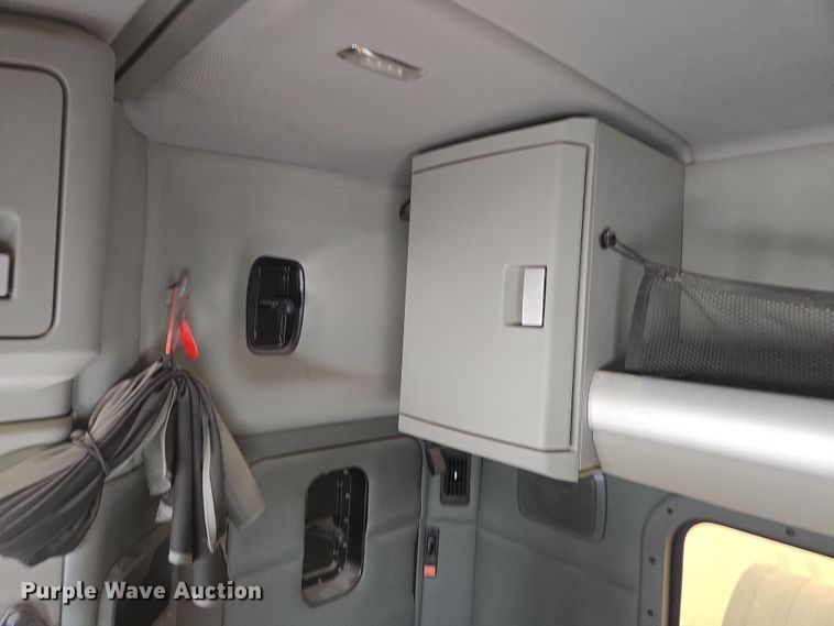 image for item EQ6944 2018 Kenworth T880 semi truck