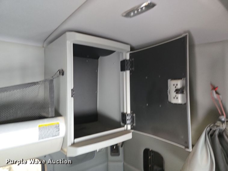 image for item EQ6944 2018 Kenworth T880 semi truck