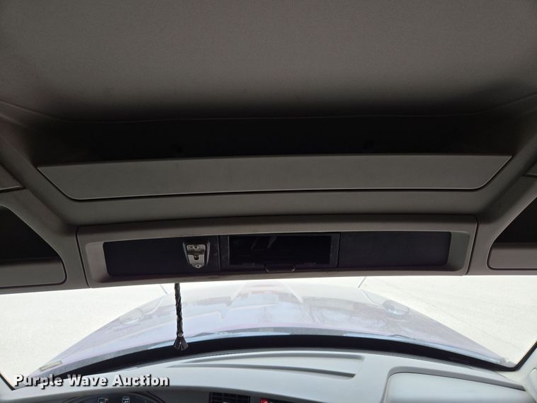 image for item EQ6944 2018 Kenworth T880 semi truck