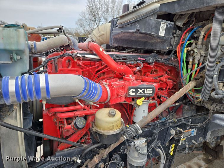 image for item EQ6944 2018 Kenworth T880 semi truck