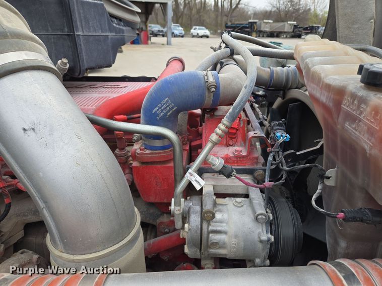 image for item EQ6944 2018 Kenworth T880 semi truck