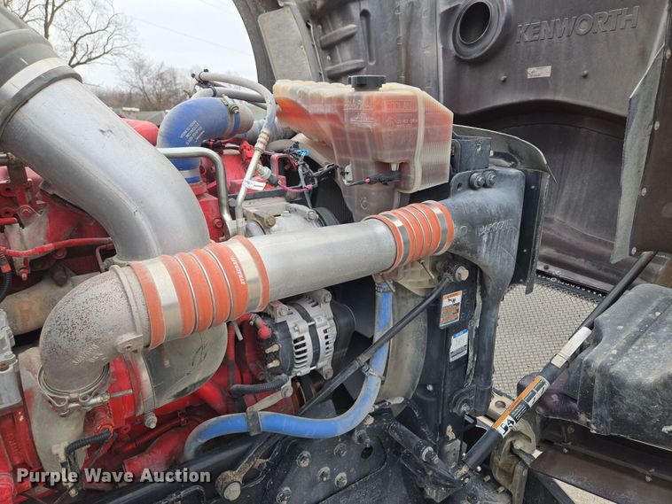 image for item EQ6944 2018 Kenworth T880 semi truck